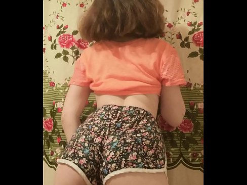 ❤️ Kynþokkafull ung stúlka klæðir sig í stuttbuxurnar á myndavélinni ️❌ Fjandinn myndband  á klám is.ladyxxxporno.ru ❌❤